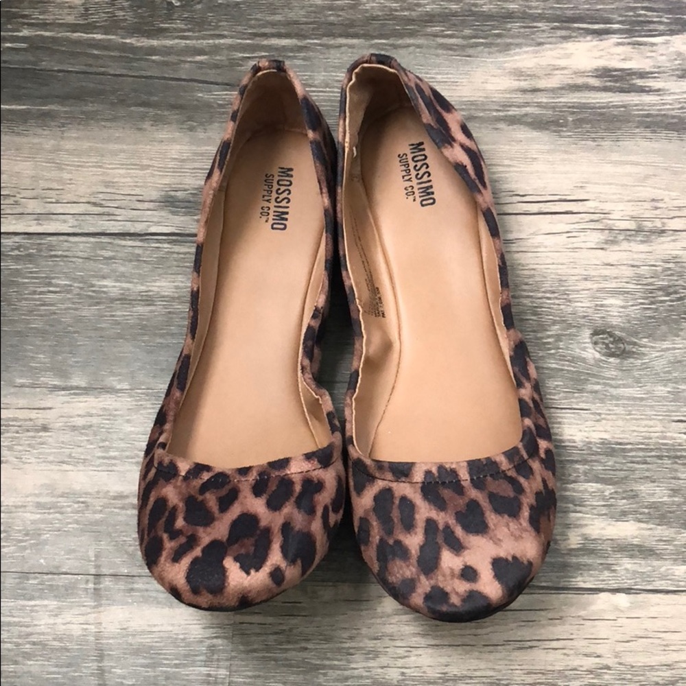 LIKE NEW! Perfect Condition Cheetah print flats!
